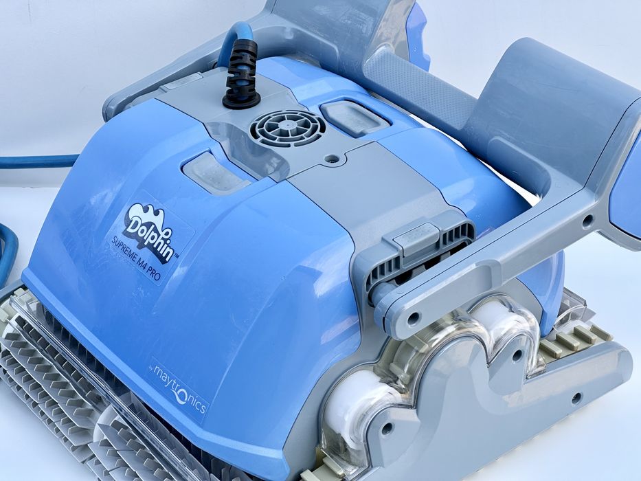 Robot de piscină Dolphin Supreme M400