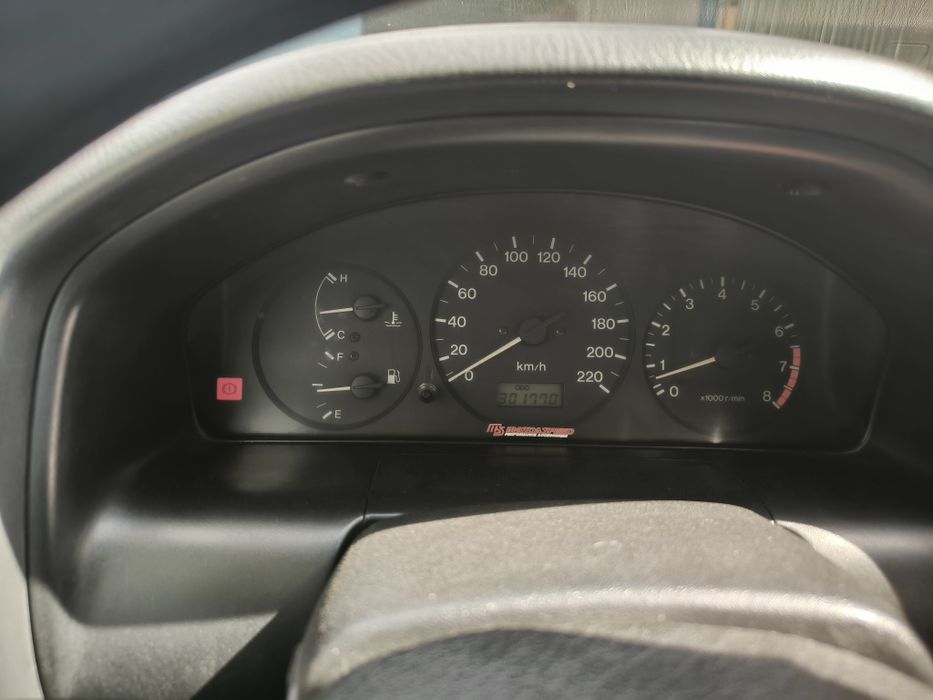 Продам Mazda 323