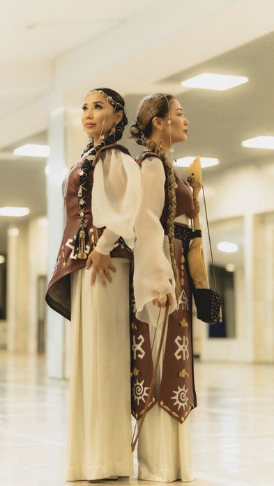 «Umay»этно фюжн өнер көрсетеді