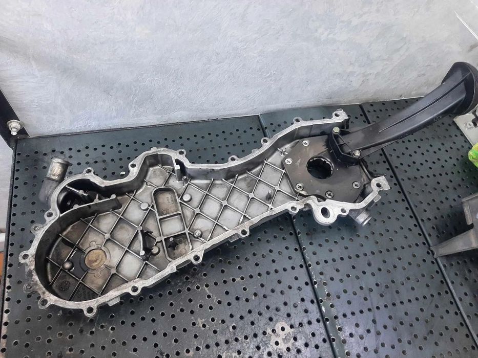 Capac distributie cu pompa ulei 1.3 d suzuki swift opel corsa c combo corsa d fiat doblo fiorino 37005400