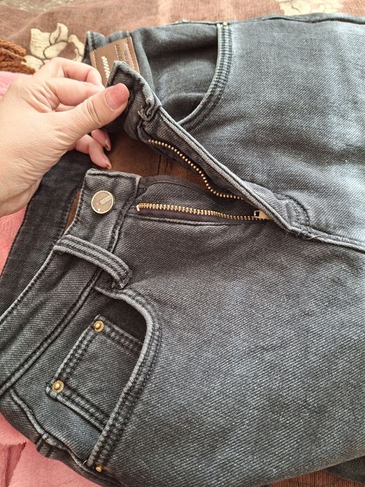 Продам джинсы с начесом.