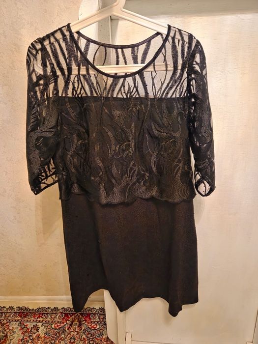 Продам платье 48 размера