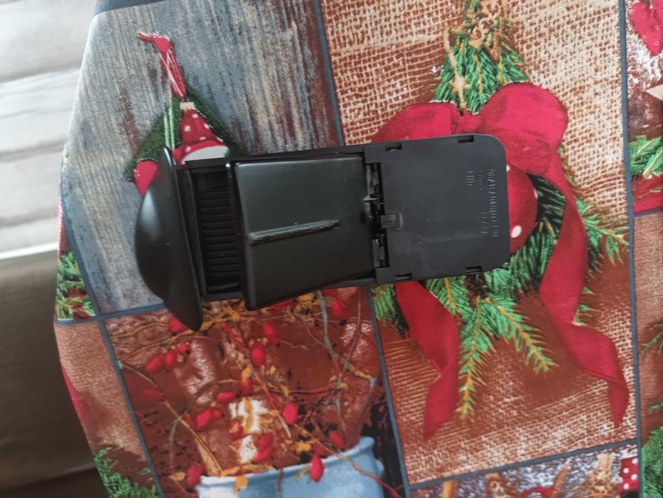 Продавам пепелник за автомобил-Форд Фокус