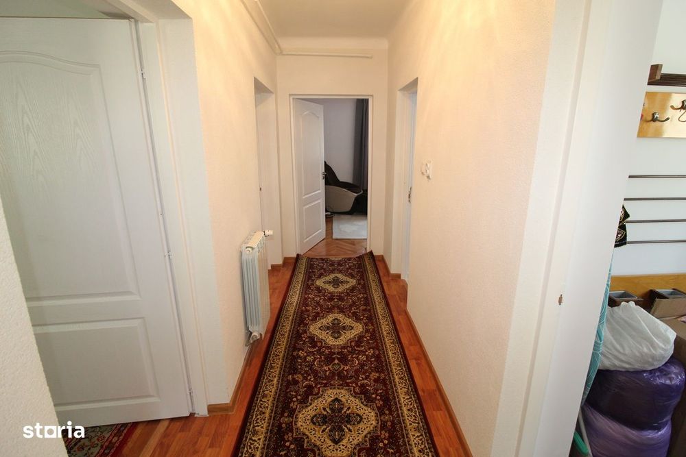 Vând casă P+E în Hunedoara, zona Chizid, teren 713mp, f.s. 17m