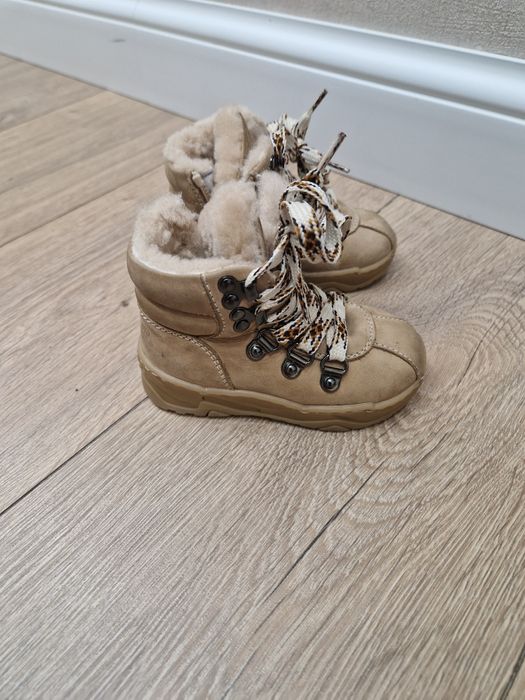 Продам ботинки детские  Армани