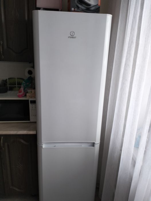 Холодильник Индезит б/у