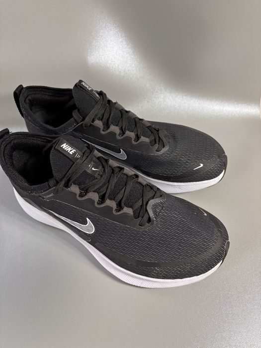 Спортивные кроссовки 38 размер