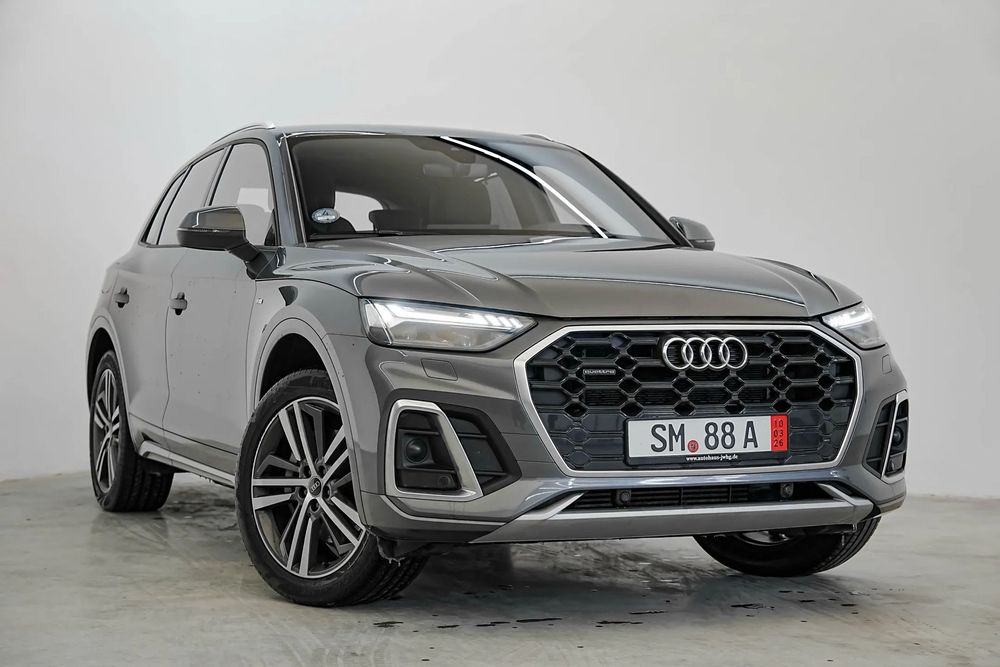 Audi Q5 S-line/Plug-in/Min. 50km range full electric/Distronic/Line/LED