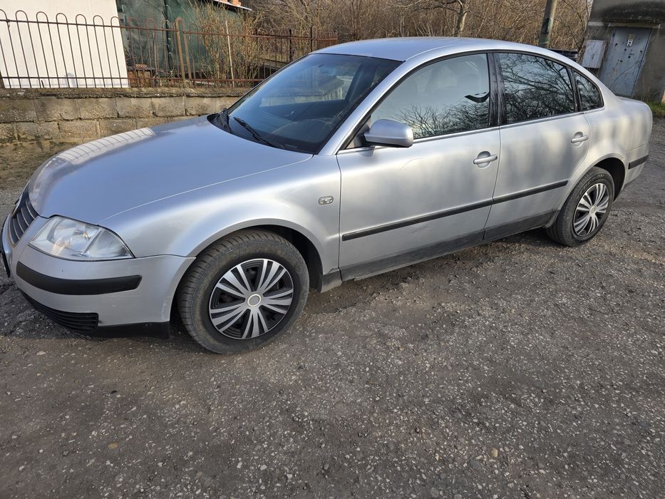 Продавам пасат 5.5 1.9 131кс на части