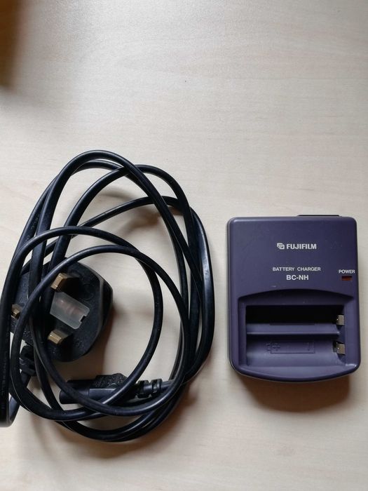 Зарядно за батерии FUJIFILM BC-NH