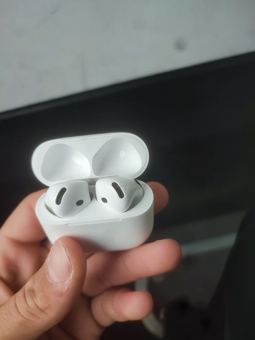 AirPods 4 оригинални