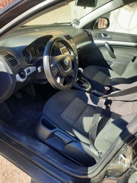 Vând skoda Octavia premia