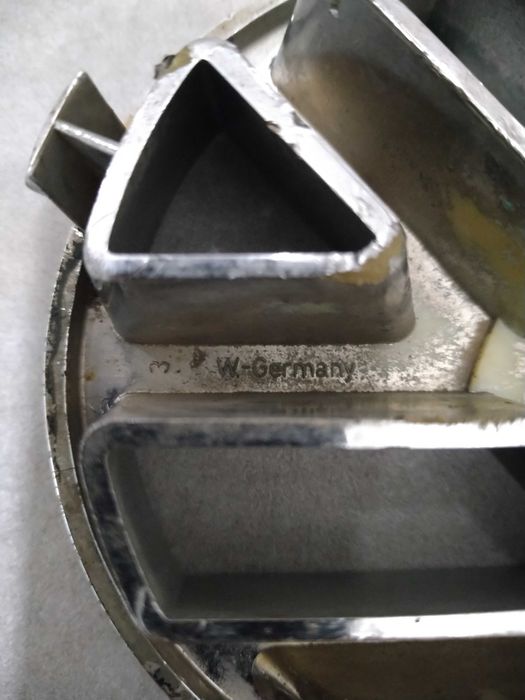 VW емблема/grill badge