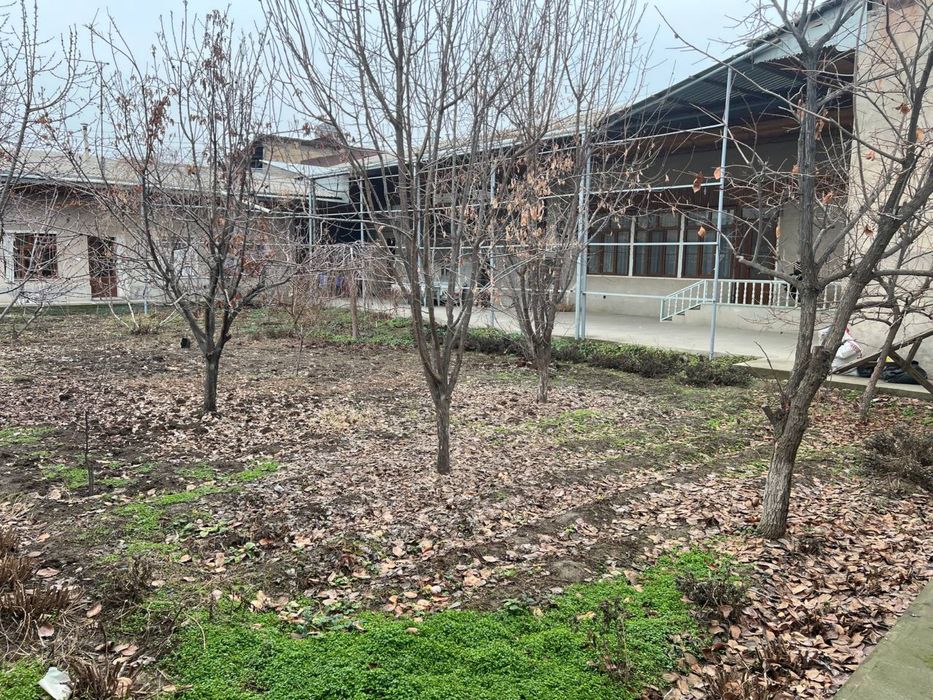 Продается 12.5 сотих 7-ком. Рядом метро