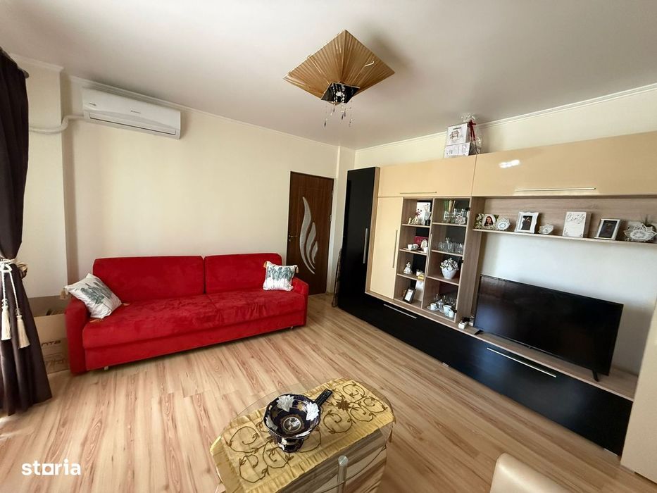 Persoana fizica vand apartament 3 camere str careiului