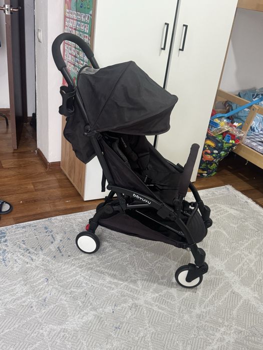 Продам прогулочный коляска легкая