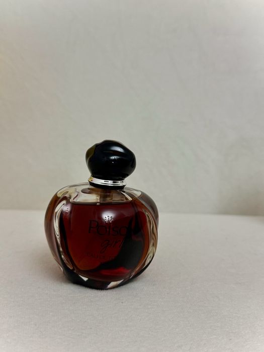 Vand apă de toaletă  Poison girl