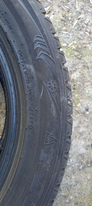 Гуми 225 55 17  с предпазен борд