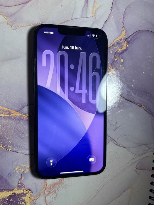 Vand iphone 13 in stare foarte buna