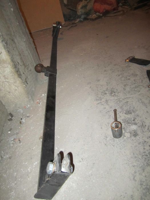 Продавам правен теглич за Toyota avensis verso,цена 20 Евро.