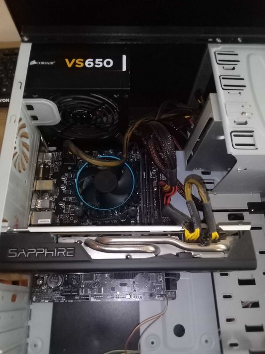 Intel i3-12100F PRO H610M-E DDR4 2 x Kingston DR4 3200Mhz RX 570