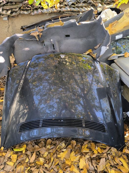 Продавам врати, капак, заден капак Mercedes w203