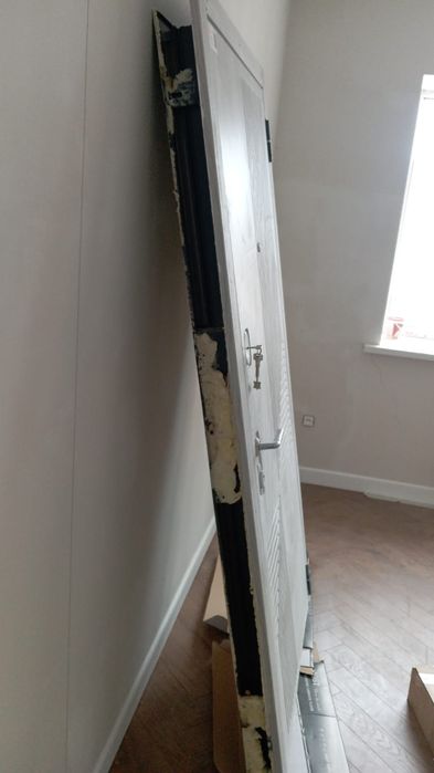 Продам входную дверь