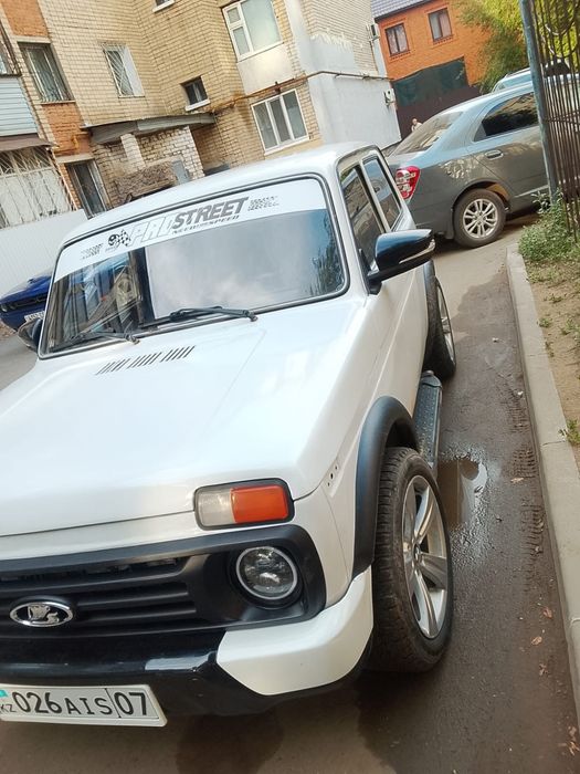 Продам машину нива 4х4