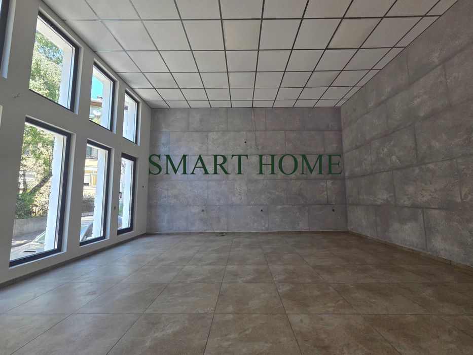 Дава се под наем Магазин в Горна Оряховица - 85 кв.м за 510 € - Снимка #2