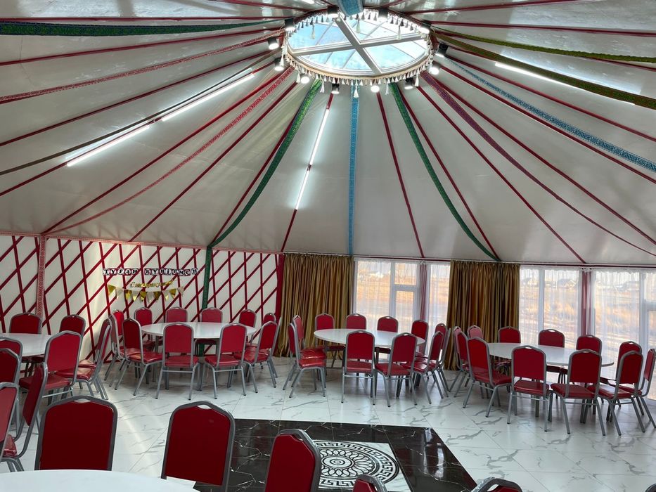 Продам столы и стулья в отличном состояний