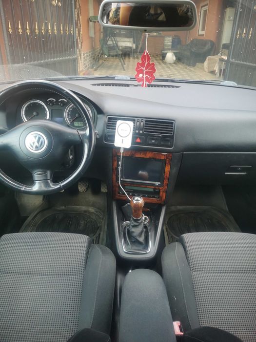 Vând wv bora 1.6 benzina