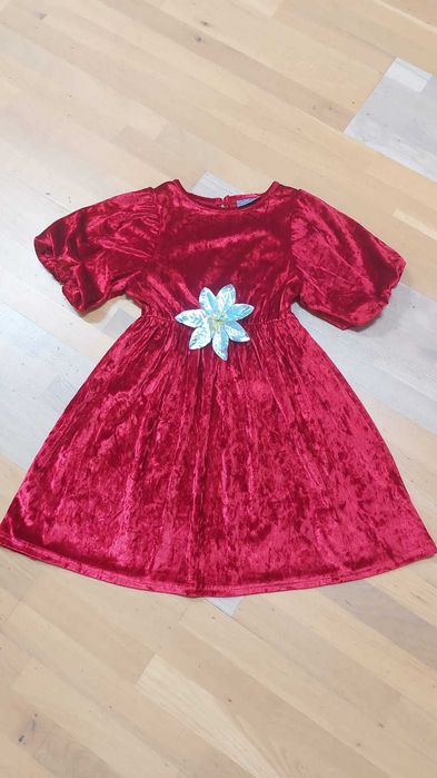 Rochita Craciunita rosie catifea elf spiridus serbare iarna Craciun