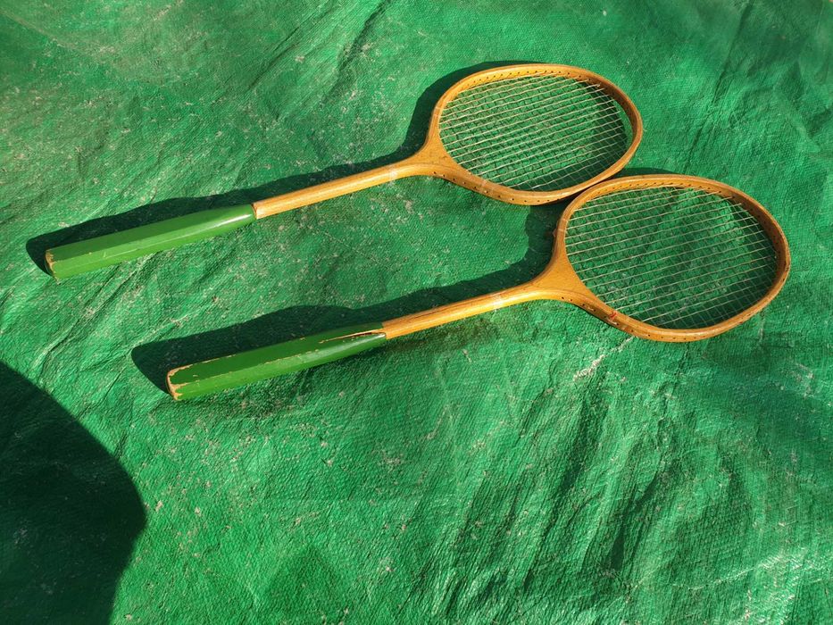 Vand Palete badminton în stare bună (uzate), doua bucatii