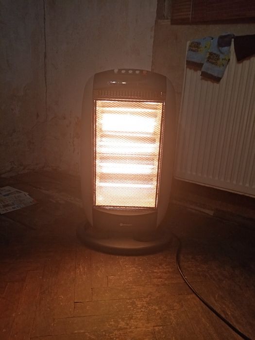 Radiator electric cu halogen