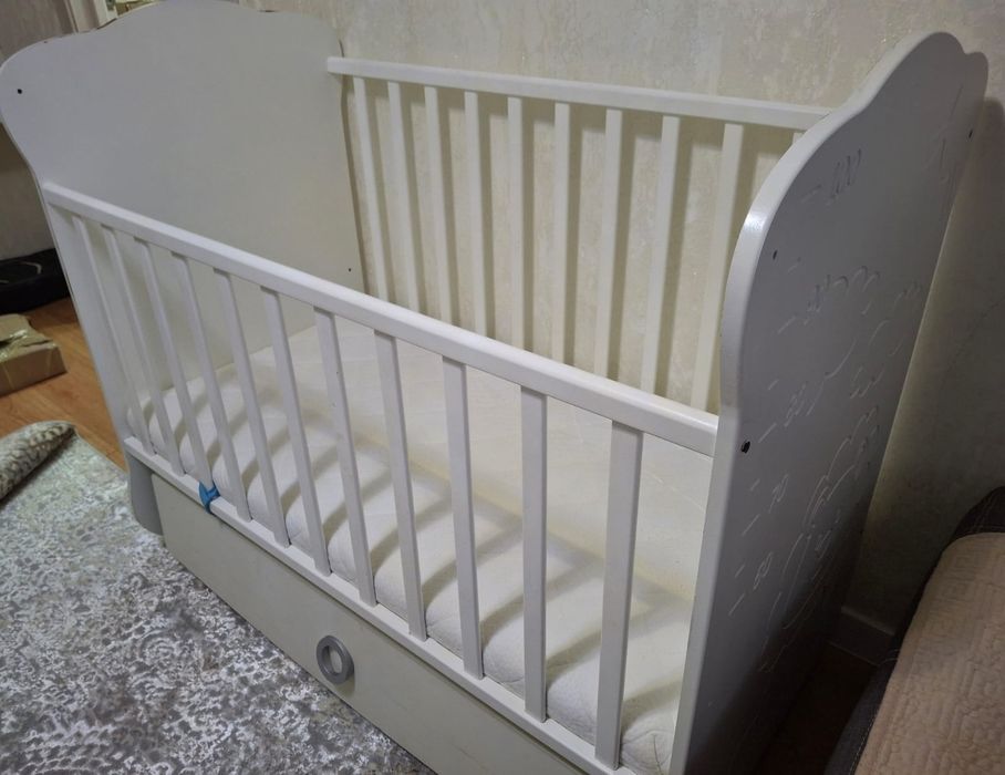 Детская кроватка