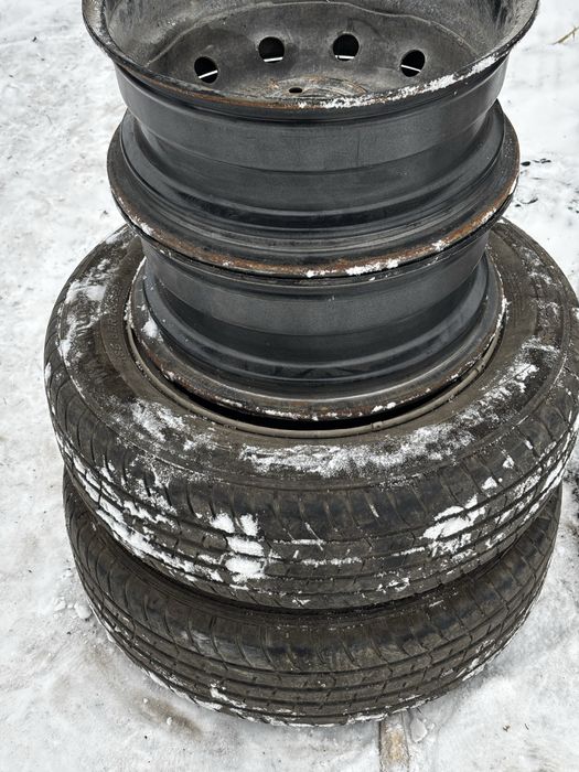 Автошины диски. . . . . .