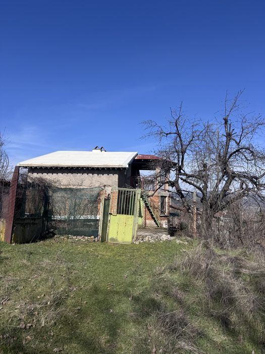 Продава се вила, част от масивна сграда близнак-Прилепци, Кърджали