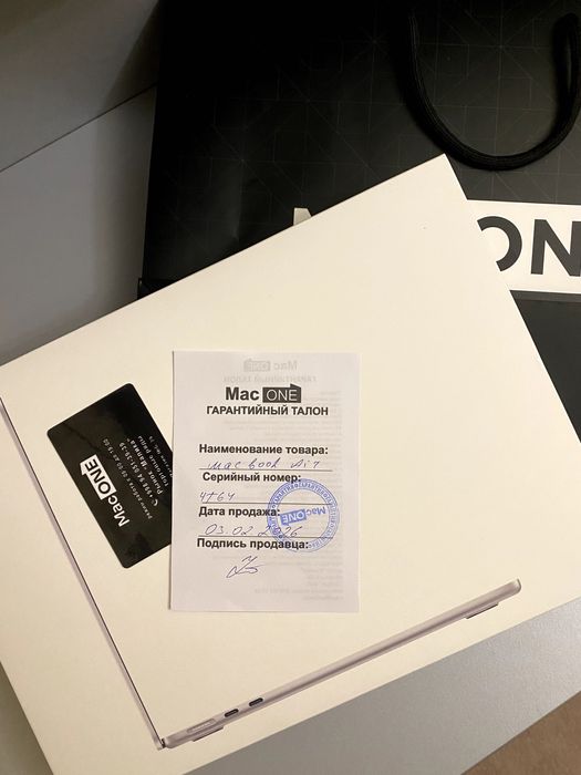 Macbook air m4 silver yengi 16/256 aybi yoq