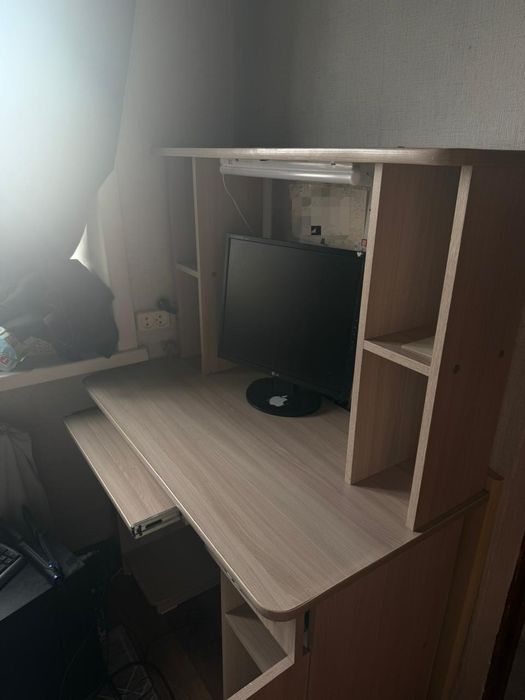 Однотумбовый стол