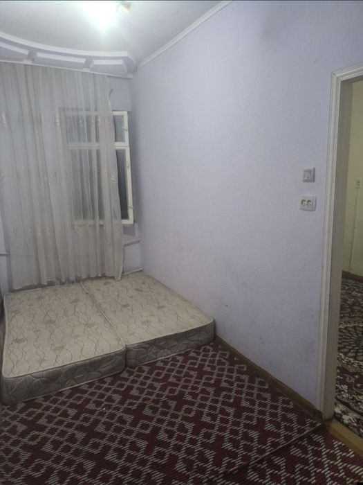 Без маклер уй сотилади 1х2-хонали килинган. Яшнобод т-н Кадышева БОЗОР