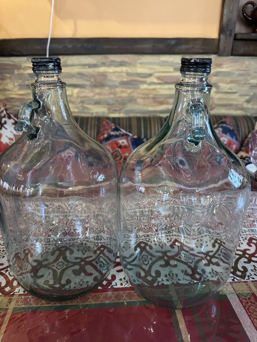 Продаю бутыли 5 литровые