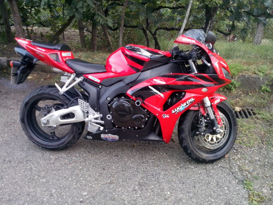 HONDA CBR 1000  180 к.с.