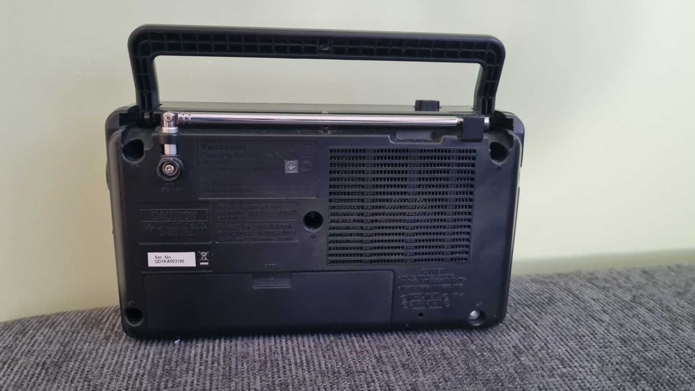 Panasonic RF-3500 – класическо преносимо радио