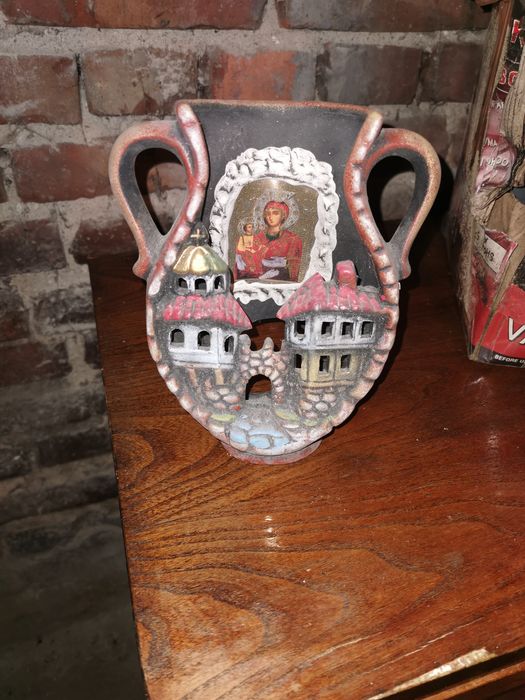 Свещник детски играчки щит стари копчета детски колички и други.