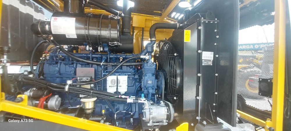 Фронтальный погрузчик XCMG XC938 с объемом ковша 2,1 м³