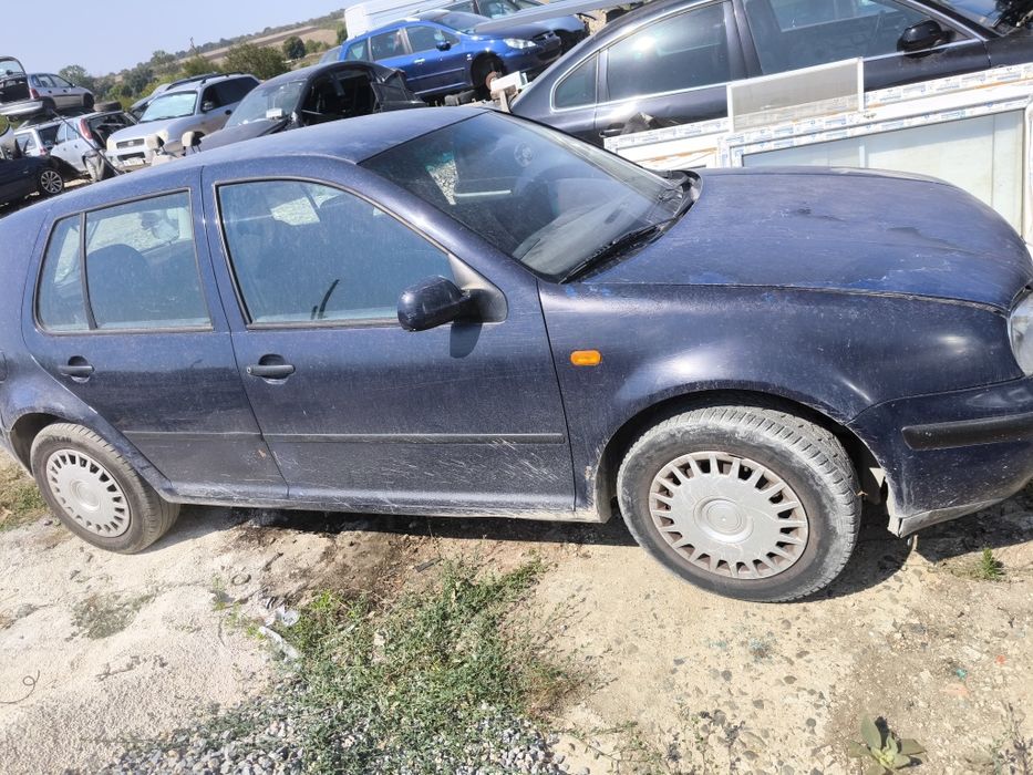 Голф 4 На части 1,4 бензин