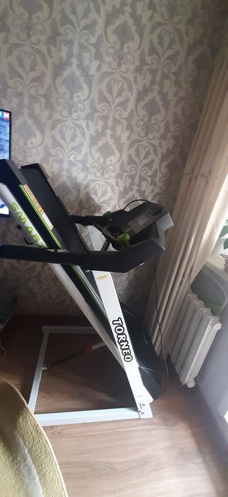 Продам беговую дорожку 120000