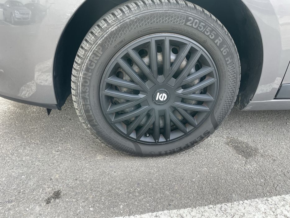 Roti renault 5x114.3 allseason 16 inch tabla -205 55 r16 Rosu • OLX.ro