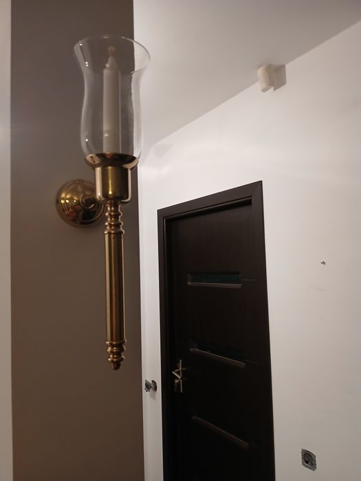 Vând 2 buc lămpi cu lumânare,aurii