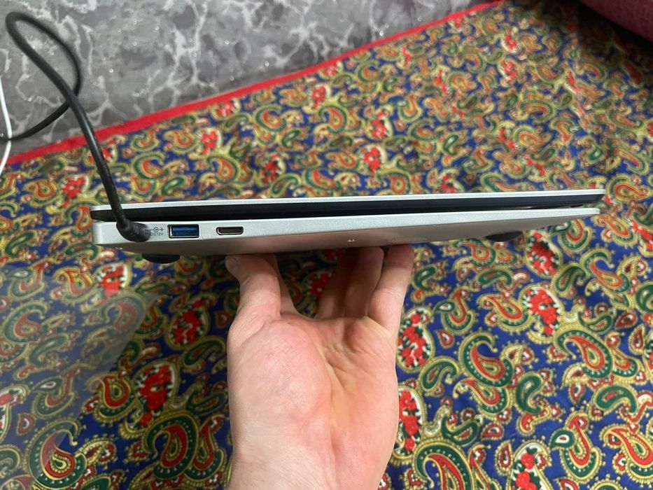 Продам  ноутбук  срочно